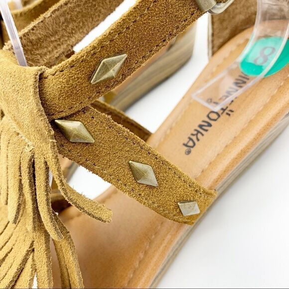 Minnetonka Merriam Suede Fringe Sandals Tan Wedge Sz 8 - Picture 3 of 13